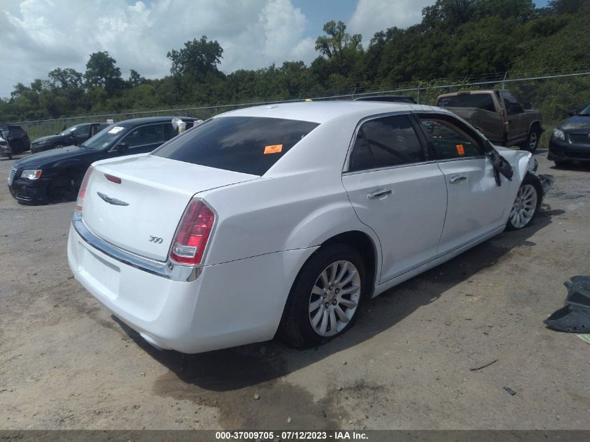 2013 CHRYSLER 300 - 2C3CCAAG1DH596179