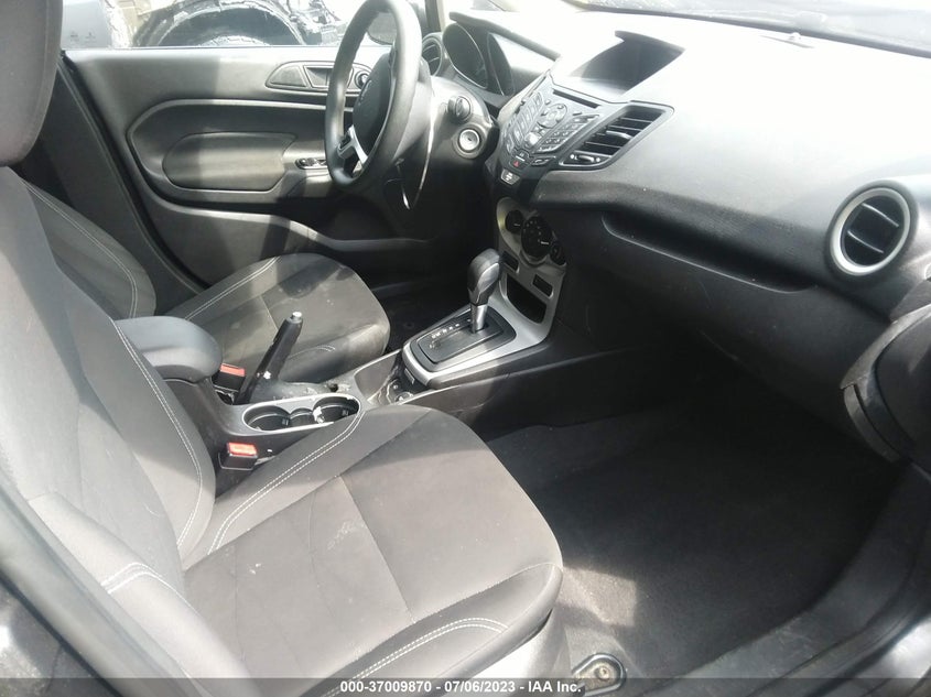 VIN 3FADP4BJ0HM135987 2017 FORD FIESTA SE