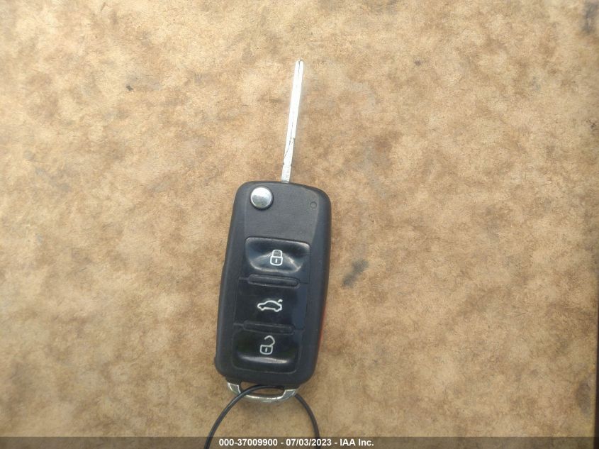 2013 VOLKSWAGEN EOS KOMFORT - WVWBW8AH7DV005635