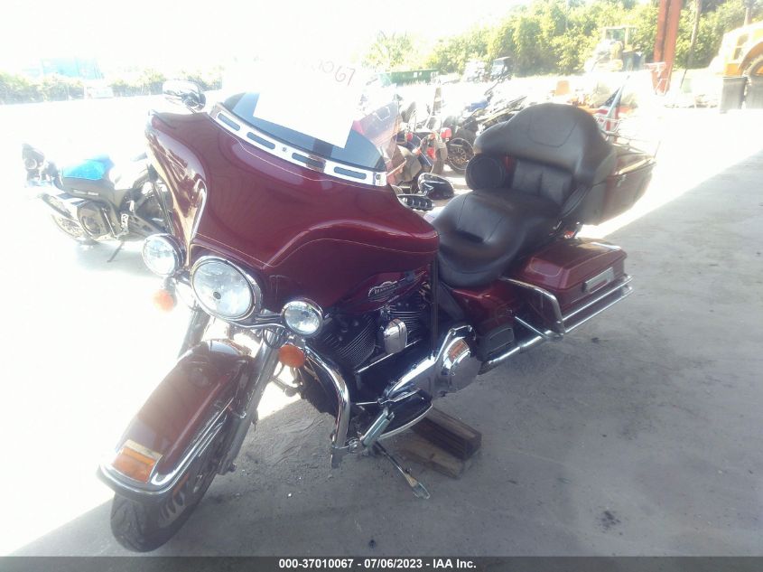 2010 HARLEY-DAVIDSON FLHTCU - 1HD1FC415AB647019