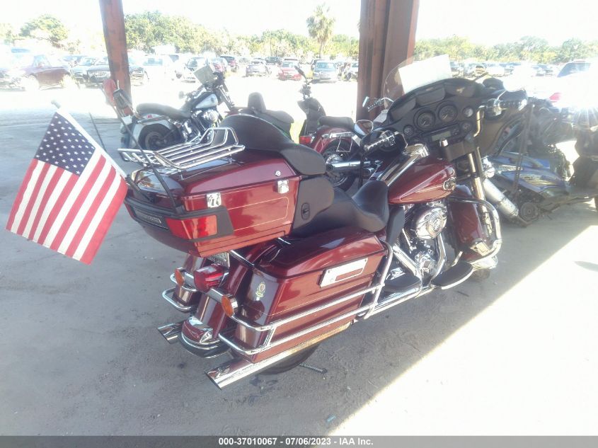 2010 HARLEY-DAVIDSON FLHTCU - 1HD1FC415AB647019