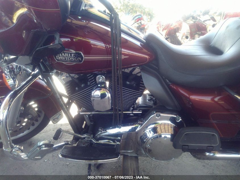 2010 HARLEY-DAVIDSON FLHTCU - 1HD1FC415AB647019