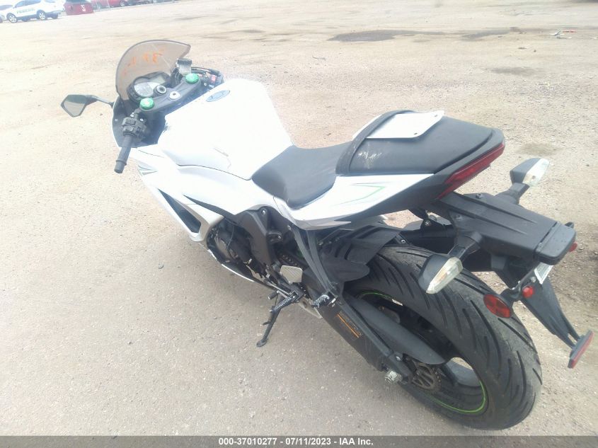 2017 KAWASAKI ZX636 E JKBZXJE19HA025100