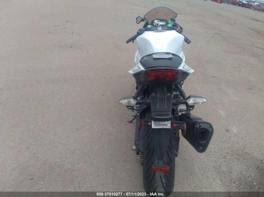 2017 KAWASAKI ZX636 E JKBZXJE19HA025100