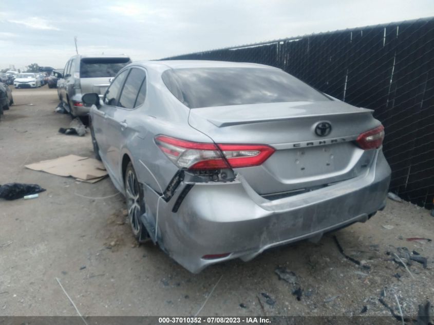 2018 TOYOTA CAMRY L/LE/XLE/SE/XSE - 4T1B11HK4JU675888