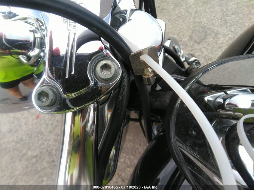2008 HARLEY-DAVIDSON FLSTC - 1HD1BW5168Y053820
