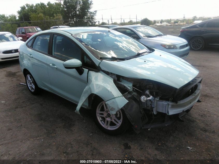 VIN 3FADP4BJXHM102480 2017 FORD FIESTA no.1