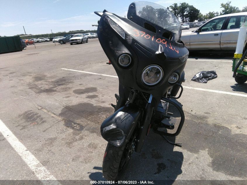 2018 INDIAN MOTORCYCLE CO. CHIEFTAIN DARK HORSE 56KTCDAA3J3357279