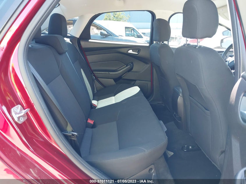 VIN 1FADP3FE5HL258449 2017 FORD FOCUS SE