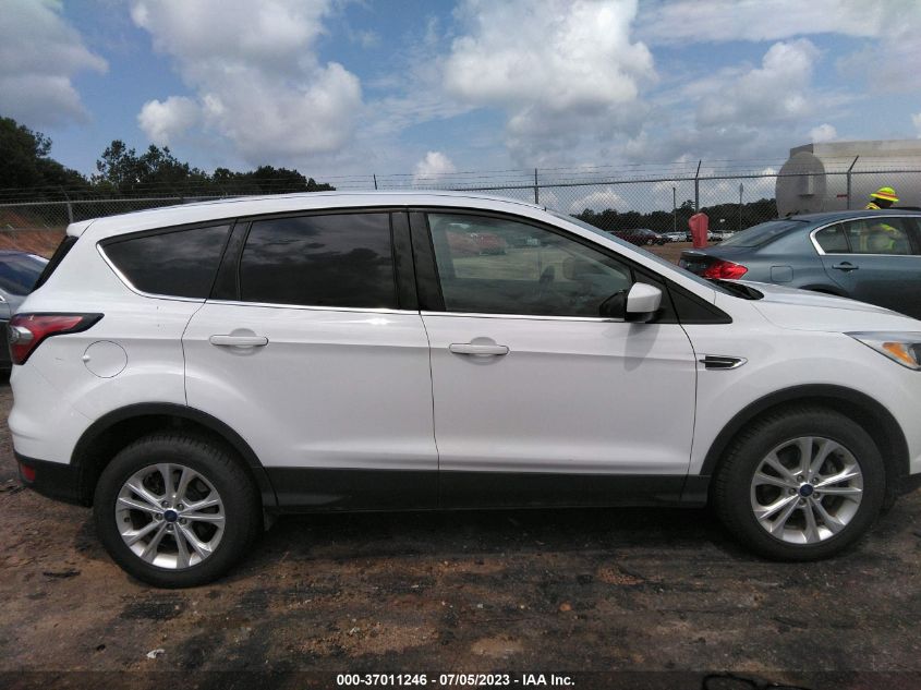 2017 FORD ESCAPE SE - 1FMCU0GD4HUB98379