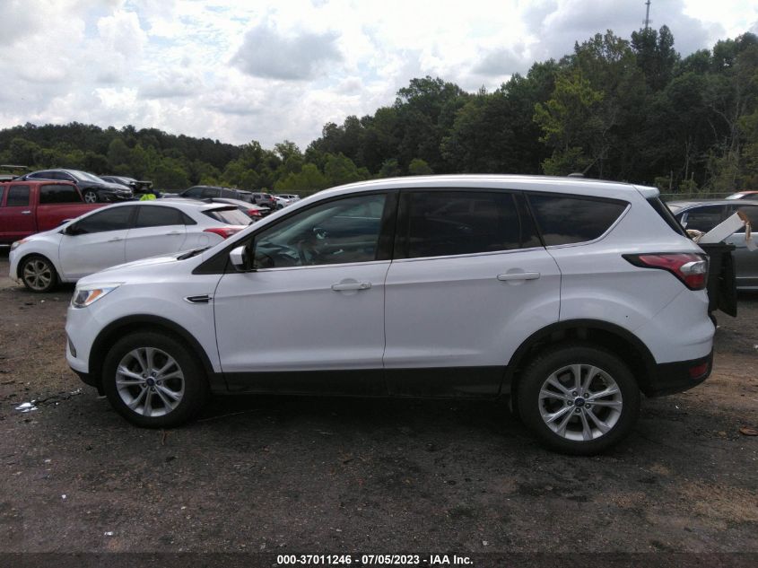 2017 FORD ESCAPE SE - 1FMCU0GD4HUB98379