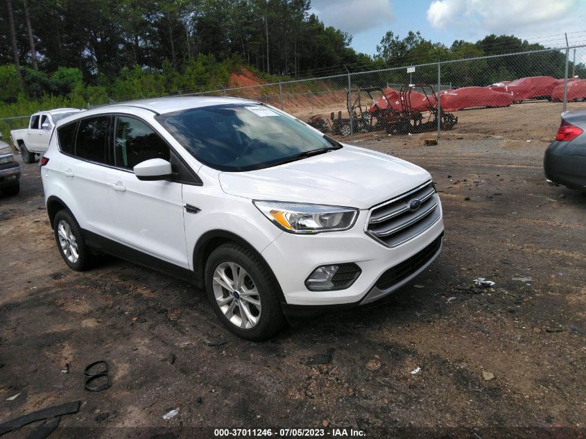 2017 FORD ESCAPE SE - 1FMCU0GD4HUB98379