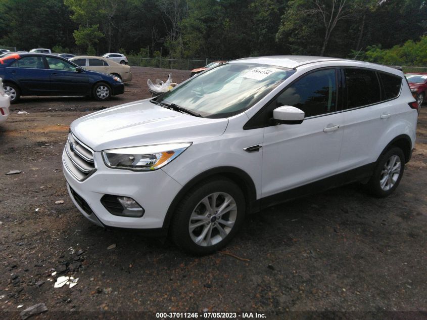 2017 FORD ESCAPE SE - 1FMCU0GD4HUB98379