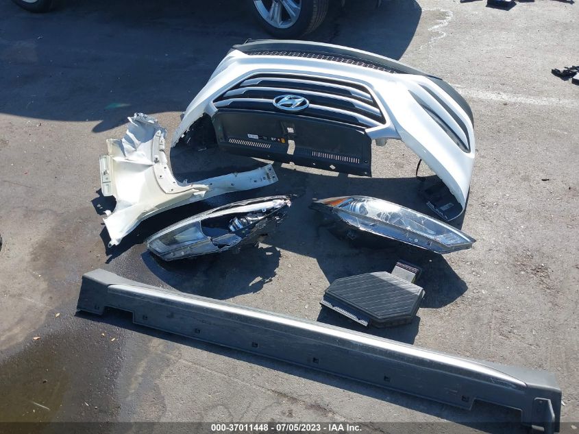 2017 HYUNDAI TUCSON SE - KM8J33A43HU281998