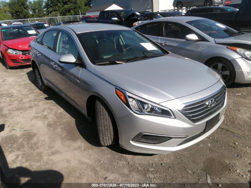 2017 HYUNDAI SONATA SE - 5NPE24AF4HH489169