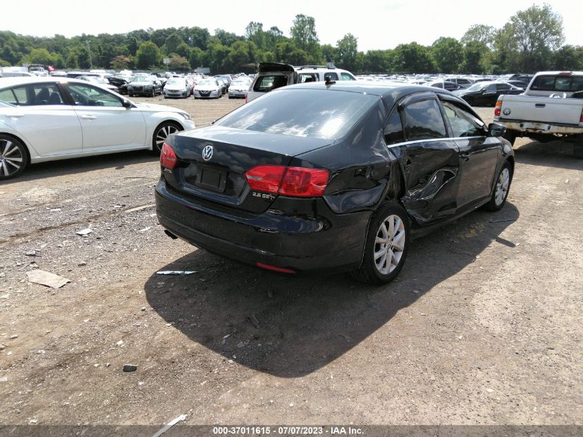 2013 VOLKSWAGEN JETTA SEDAN SE W/CONVENIENCE/SUNROOF - 3VWDP7AJ7DM430184