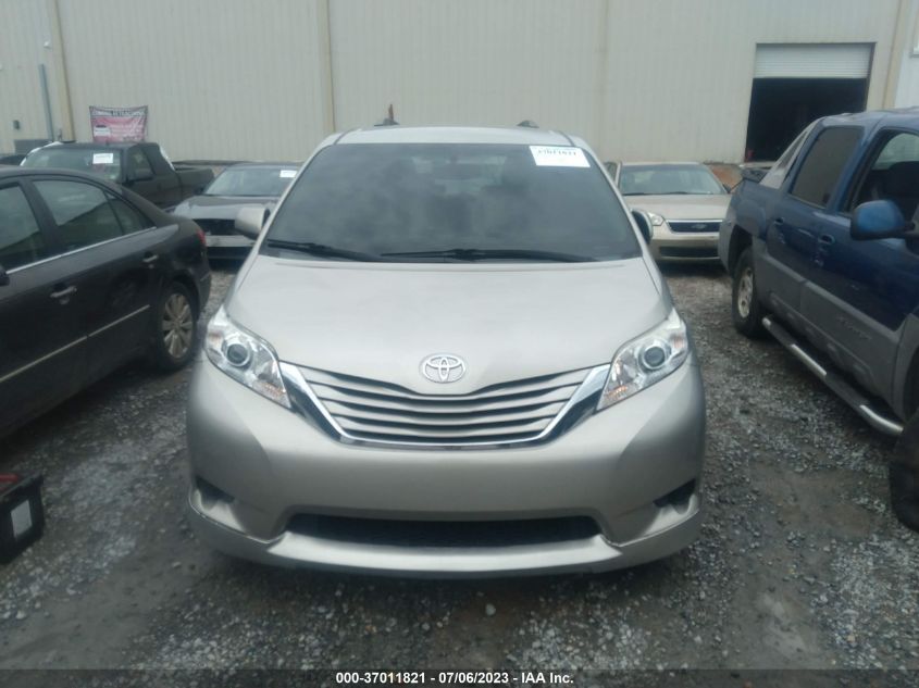 5TDKK3DCXFS660318 2015 TOYOTA SIENNA, photo no. 12