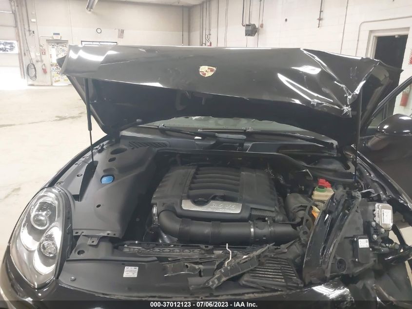 2017 PORSCHE CAYENNE - WP1AA2A24HKA82911