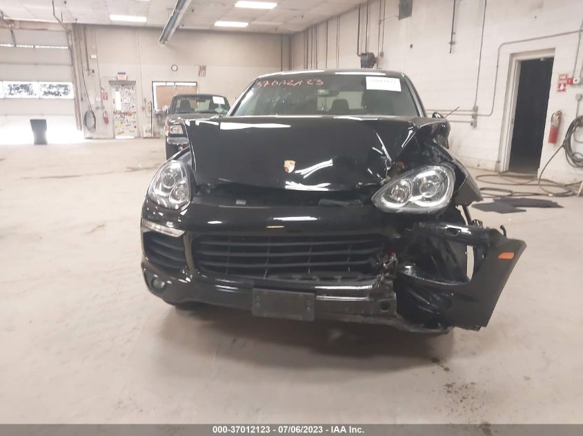 2017 PORSCHE CAYENNE - WP1AA2A24HKA82911