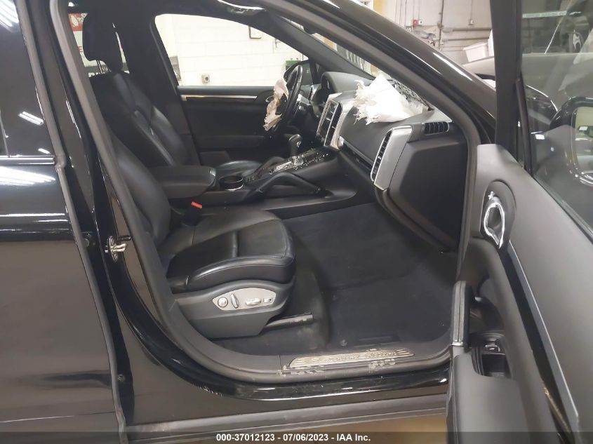 2017 PORSCHE CAYENNE - WP1AA2A24HKA82911