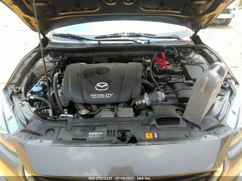 2018 MAZDA MAZDA3 4-DOOR TOURING 3MZBN1V33JM158928
