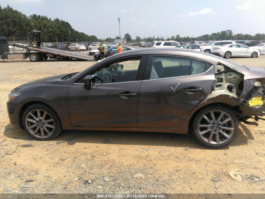 2018 MAZDA MAZDA3 4-DOOR TOURING 3MZBN1V33JM158928