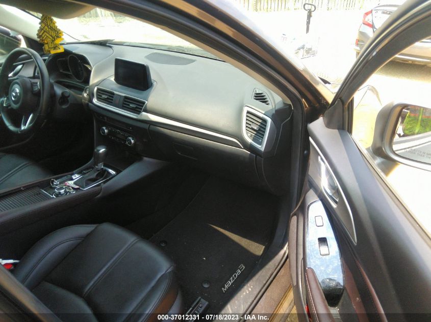 2018 MAZDA MAZDA3 4-DOOR TOURING 3MZBN1V33JM158928