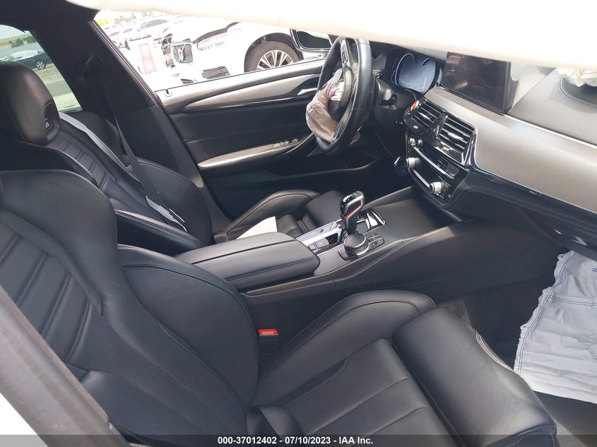 VIN WBSJF0C55JB283973 2018 BMW M5