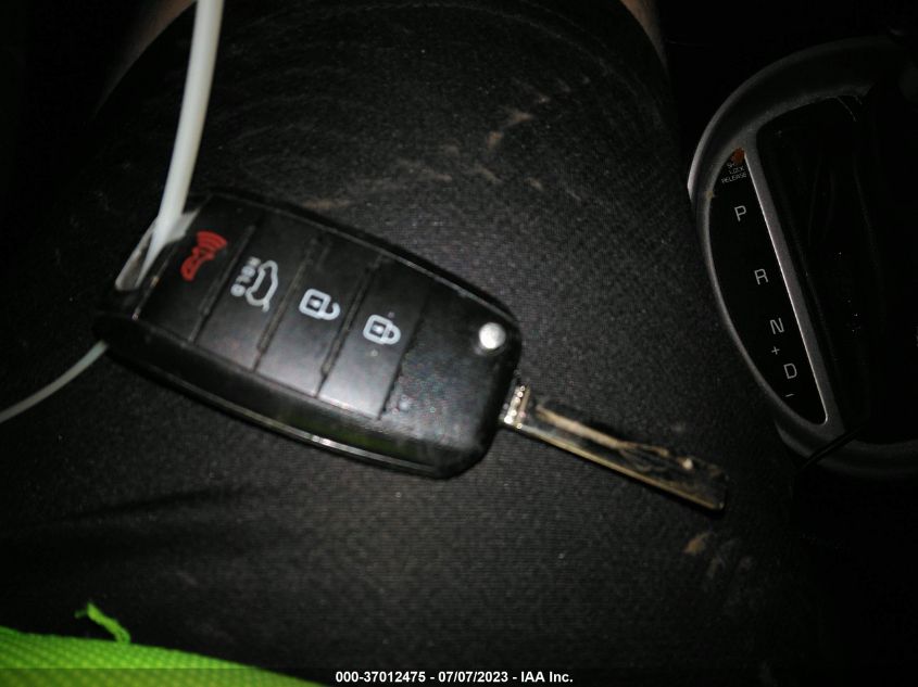 2016 KIA SOUL + - KNDJP3A5XG7373267