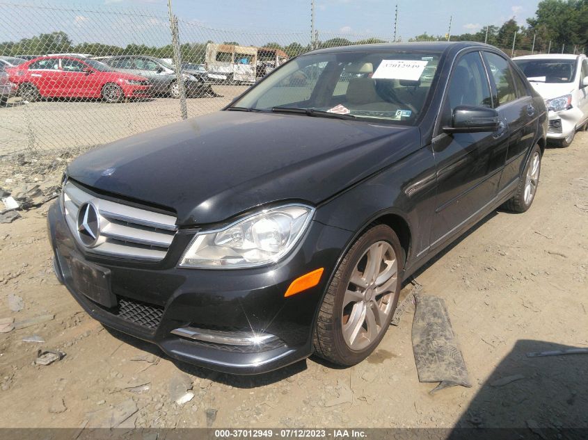 2013 MERCEDES-BENZ C-CLASS C 300 - WDDGF8ABXDR261574