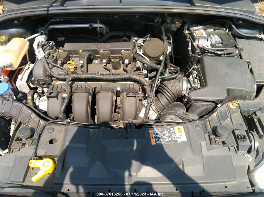 2015 FORD FOCUS SE - 1FADP3K25FL366370