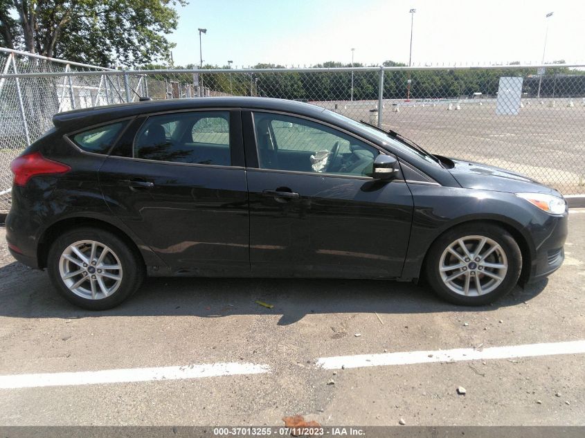 2015 FORD FOCUS SE - 1FADP3K25FL366370