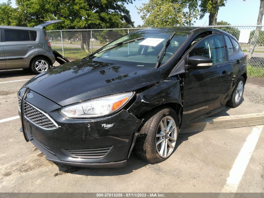 2015 FORD FOCUS SE - 1FADP3K25FL366370