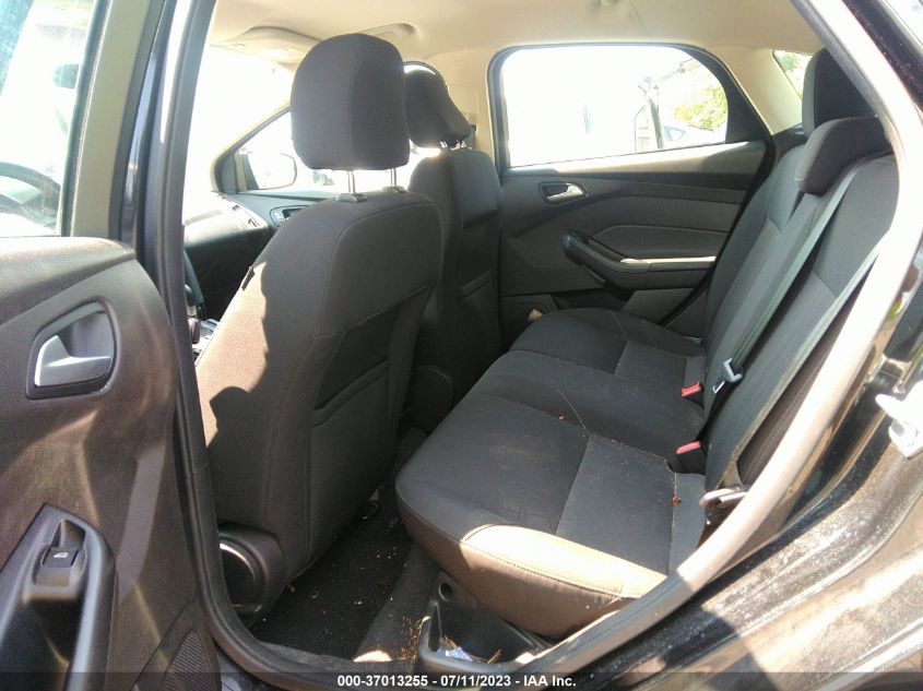 2015 FORD FOCUS SE - 1FADP3K25FL366370