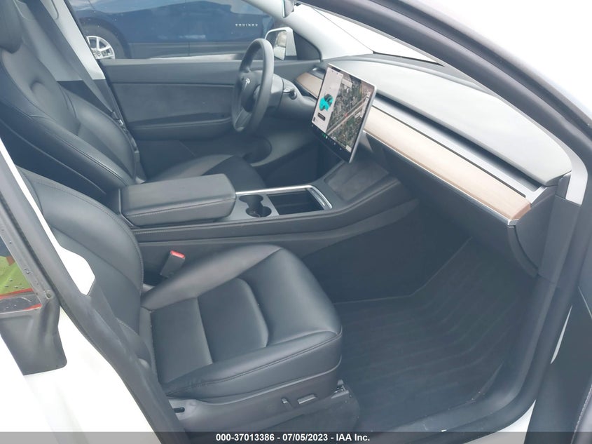 VIN 5YJYGDEE8MF260048 2021 TESLA MODEL Y LONG RANGE