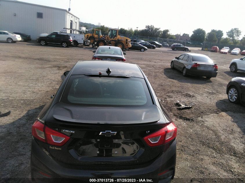 2018 CHEVROLET CRUZE LT - 1G1BE5SMXJ7229665