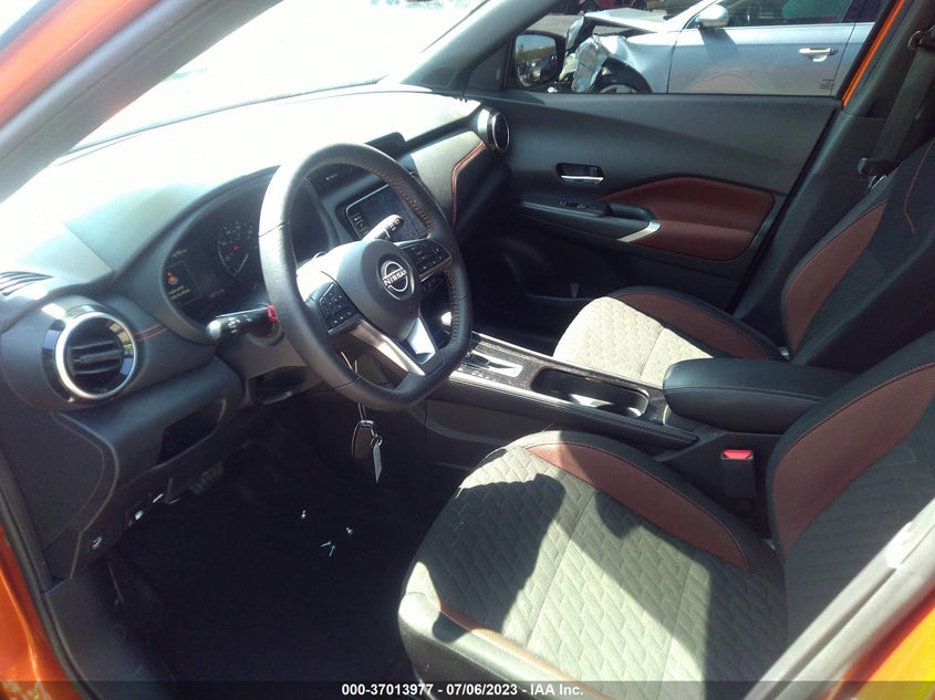 VIN 3N1CP5DV8PL483989 2023 NISSAN KICKS SR