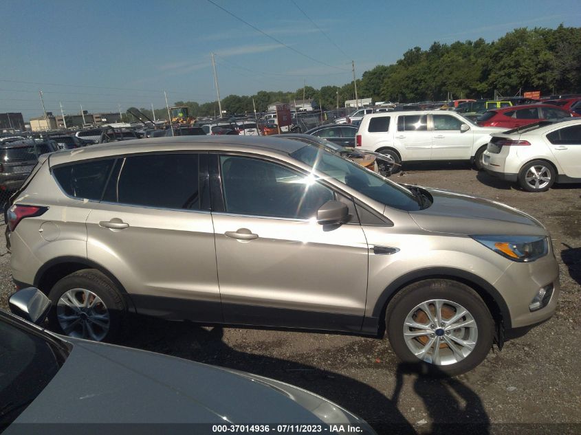 2017 FORD ESCAPE SE - 1FMCU0GD8HUE24780