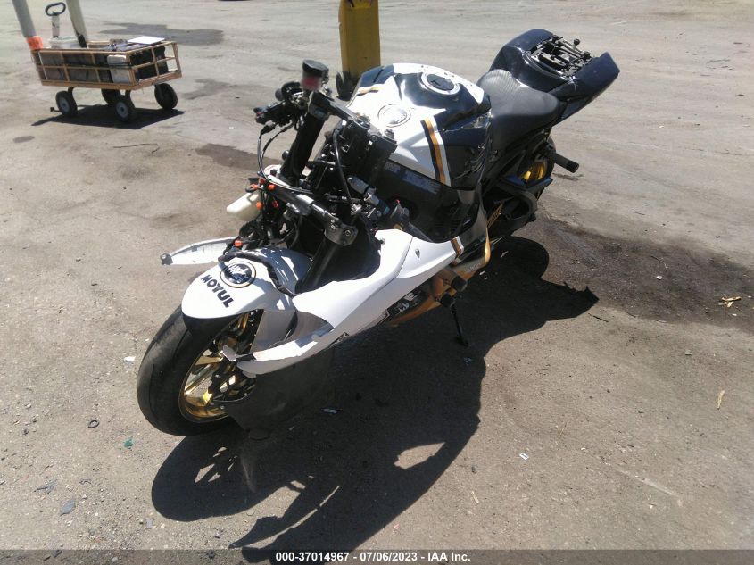 2009 SUZUKI GSX-R750 - JS1GR7LA292103451