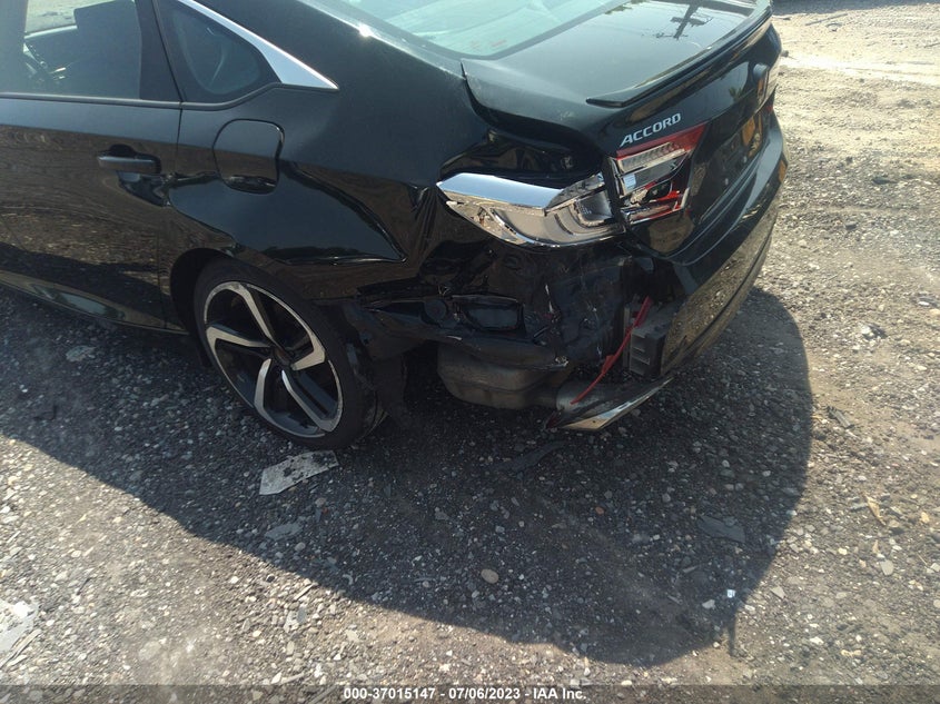 VIN 1HGCV1F36JA092072 2018 HONDA ACCORD SEDAN SPORT 1.5T