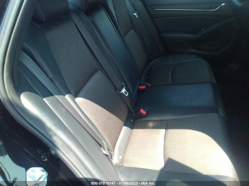 VIN 1HGCV1F36JA092072 2018 HONDA ACCORD SEDAN SPORT 1.5T