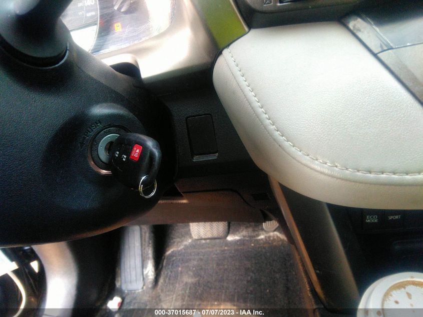2014 TOYOTA RAV4 XLE - 2T3RFREV2EW228535