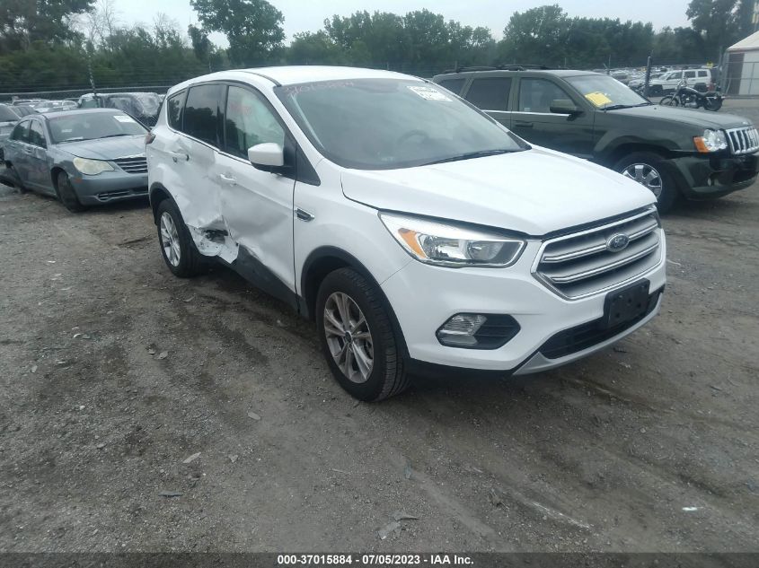 2017 FORD ESCAPE SE - 1FMCU9GD2HUE98605