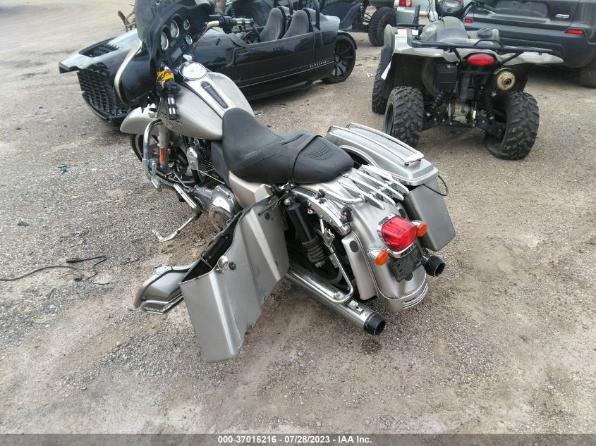2009 HARLEY-DAVIDSON FLHX - 1HD1KB4189Y644730
