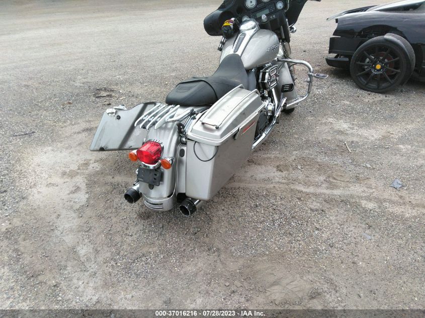 2009 HARLEY-DAVIDSON FLHX - 1HD1KB4189Y644730