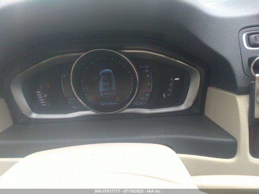 2015 VOLVO XC70 3.2L PLATINUM - YV4940ND1F1196828