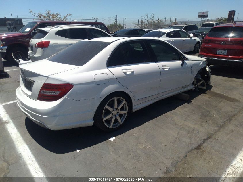 2014 MERCEDES-BENZ C 250 SPORT/LUXURY WDDGF4HB8EA958451