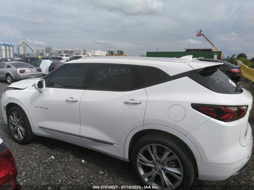 VIN 3GNKBFRS0KS625771 2019 CHEVROLET BLAZER PREMIER