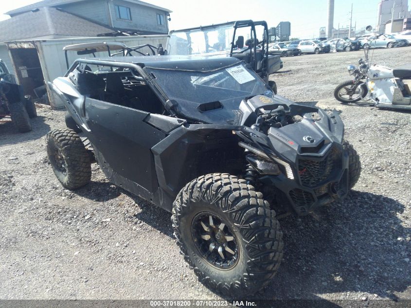 2018 CAN-AM MAVERICK X3 X DS TURBO R - 3JBVDAW47JK000908