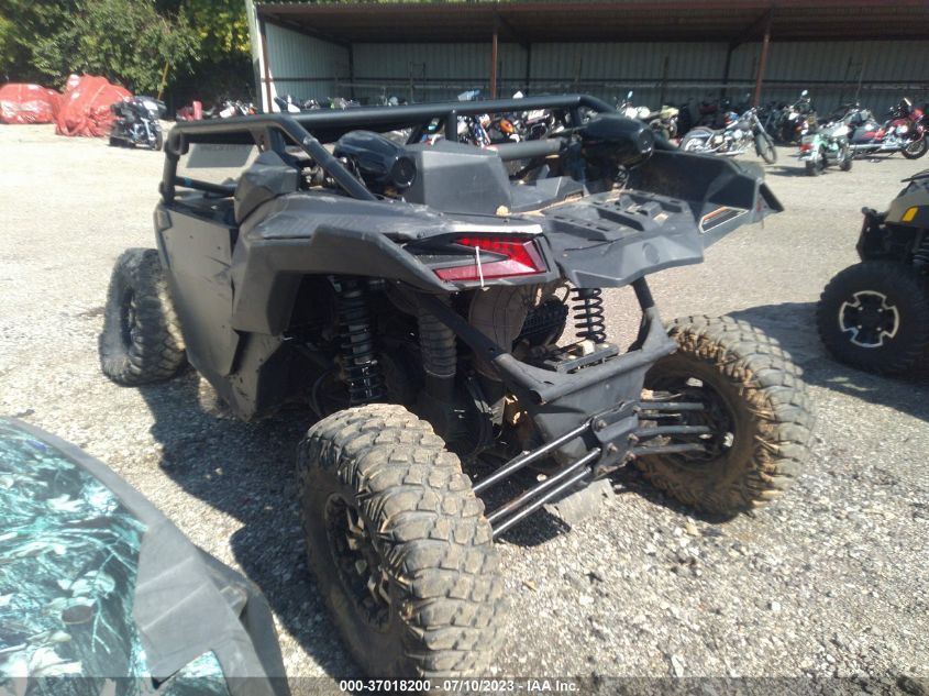 2018 CAN-AM MAVERICK X3 X DS TURBO R - 3JBVDAW47JK000908